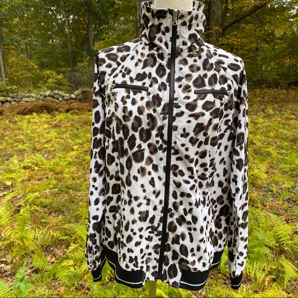 CHICO’S ZENERGY JACKET STOWABLE HOOD ZIP FRONT WHITE BROWN PRINT Size 2 L